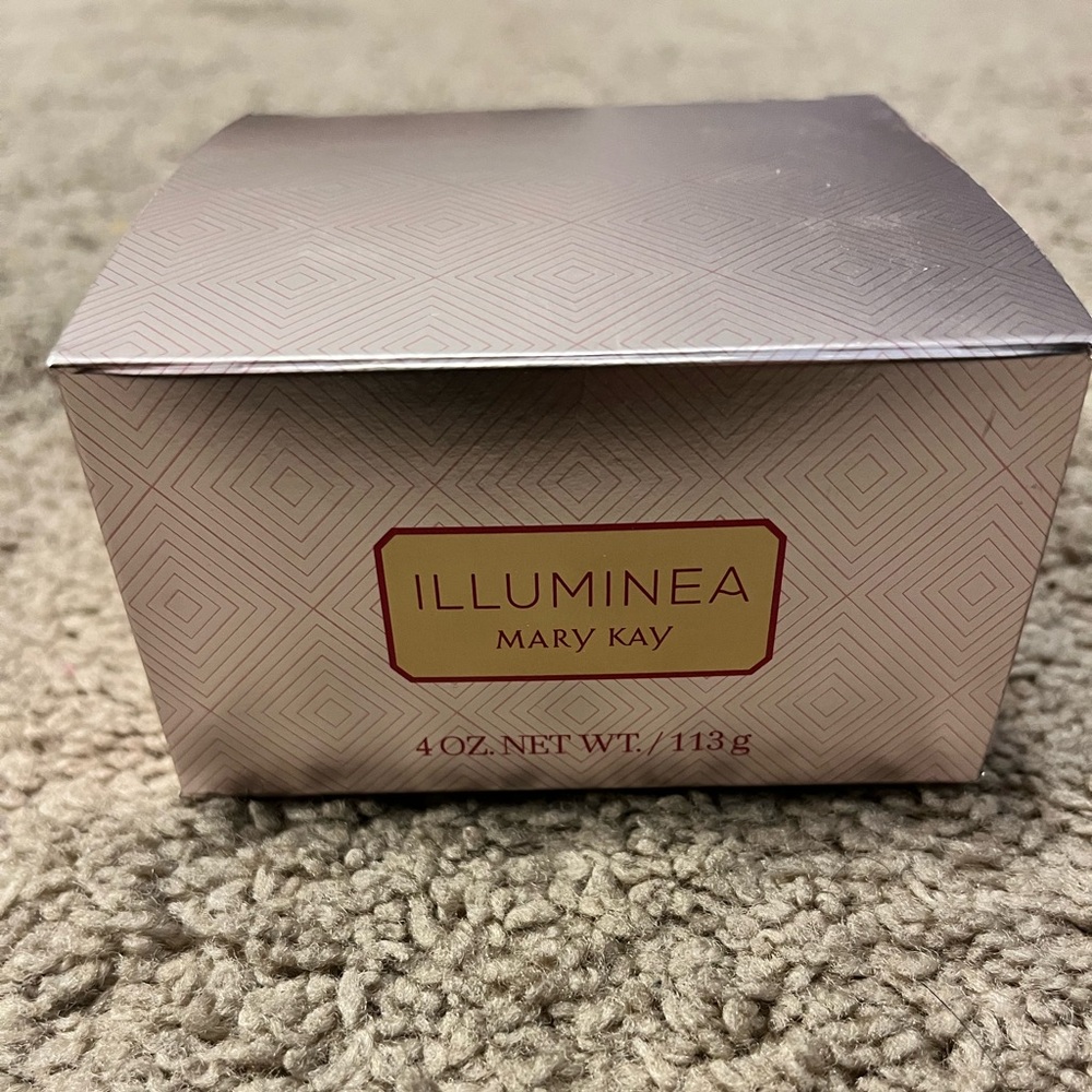 MARY KAY ILLUMINEA Body lotion